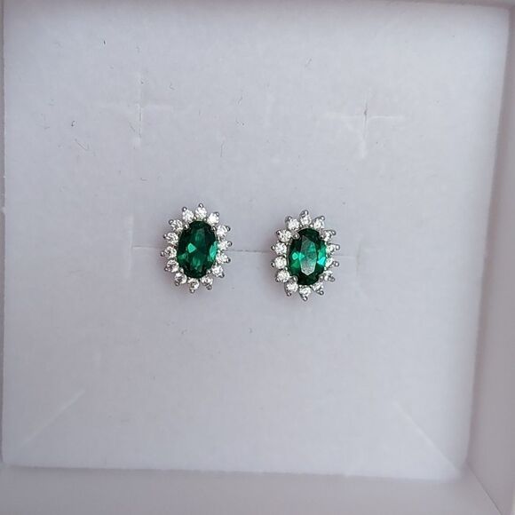 0.8 Carat Emerald Sterling Silver Diana Stud Earrings - Picture 2 of 6